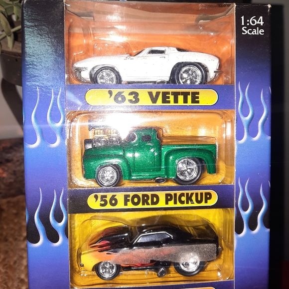 The Original Muscle Machines Die-cast cars 2002 - Picture 3 of 5